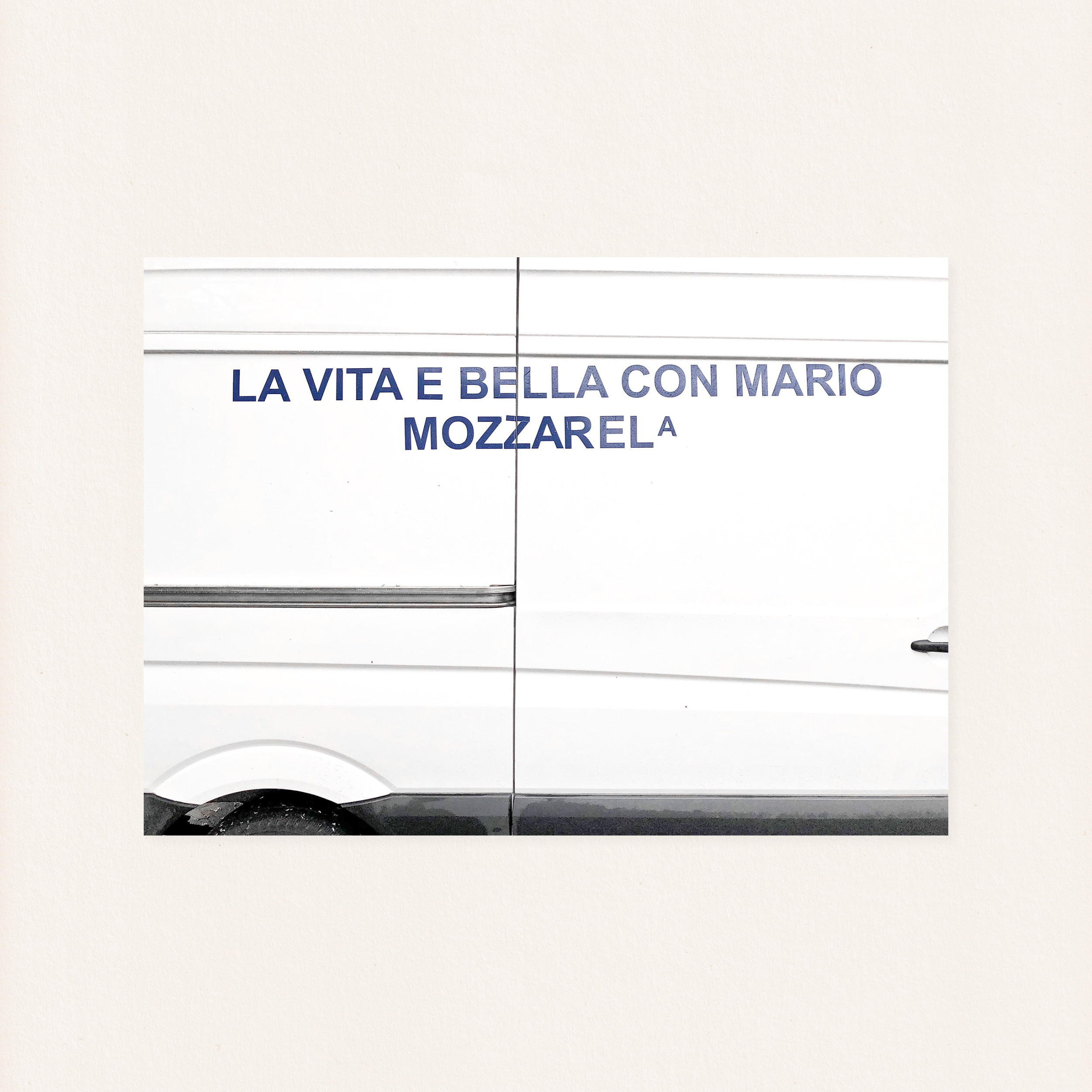 La vita e bella con Mario MozzarelA - Picture of a delivery van - 2018 - Daniel Helbig